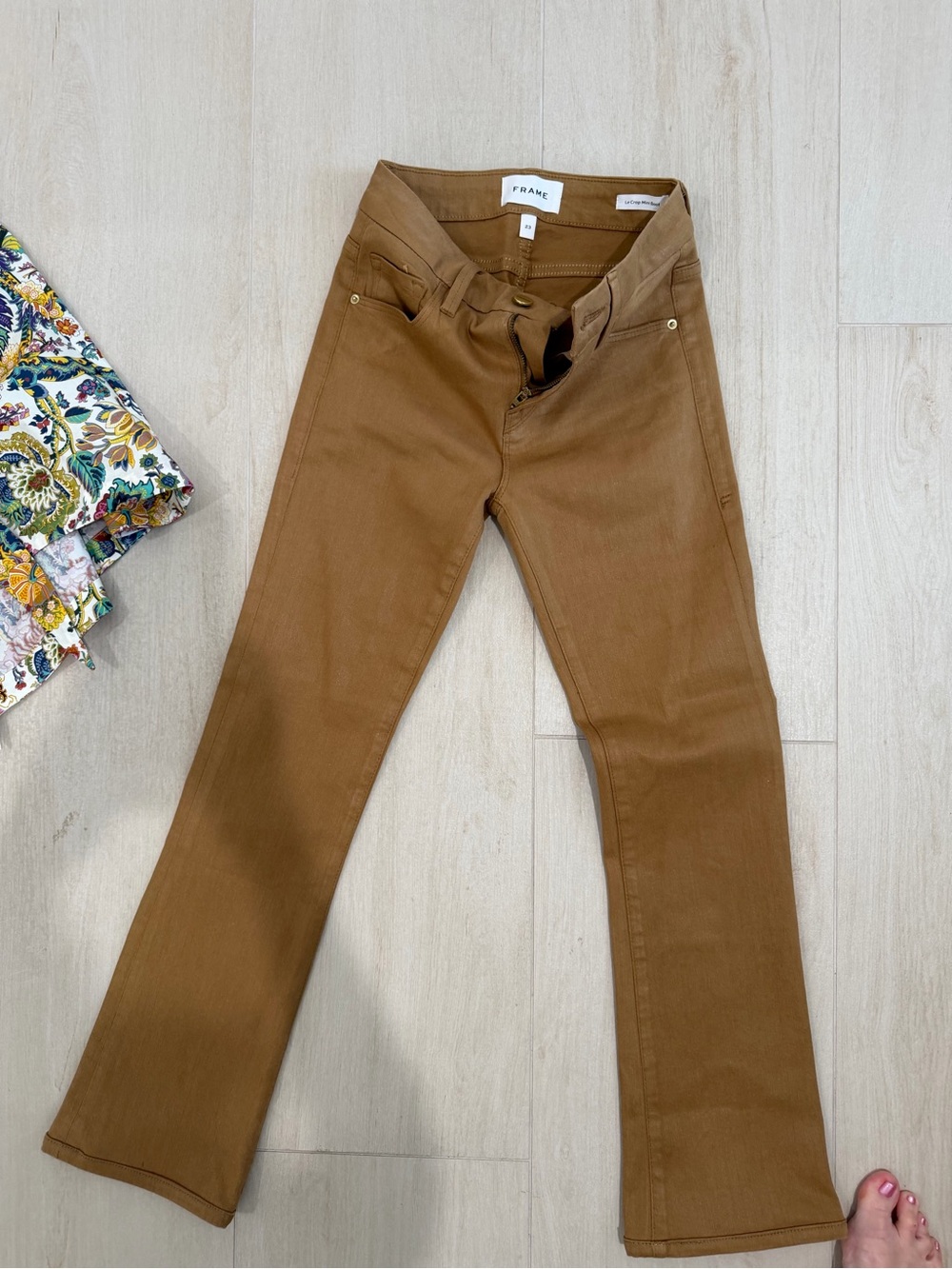 Frame Le Crop Mini Boot Leg Jeans in Camel